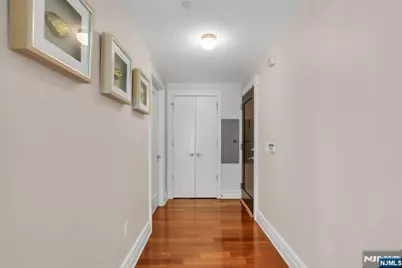 31 Cambridge Way, Weehawken, NJ 07086 - Photo 19