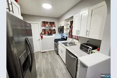 451 Wilson Avenue, Lyndhurst Township, NJ 07071 - Photo 5