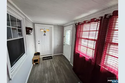 451 Wilson Avenue, Lyndhurst Township, NJ 07071 - Photo 7