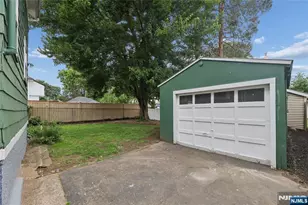 42 Walnut St, Rutherford, NJ 07070 - Photo 29