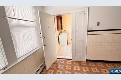 758 Hamilton Street 2 #2, Harrison, NJ 07029 - Photo 5
