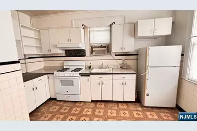 758 Hamilton Street 2 #2, Harrison, NJ 07029 - Photo 3