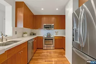 3219 City Pl, Edgewater, NJ 07020 - Photo 7