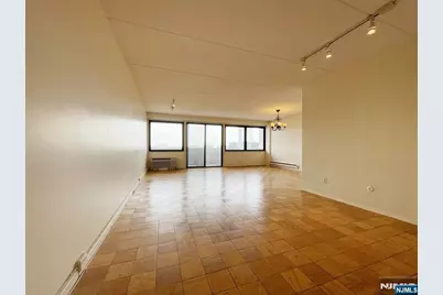 1600 Center Avenue 9C #9C, Fort Lee, NJ 07024 - Photo 9