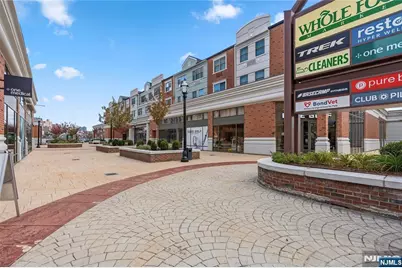 905 River Road 218 #218, Edgewater, NJ 07020 - Photo 17