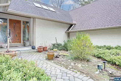 8 Red Rock Trail, Saddle River, NJ 07458 - Photo 3