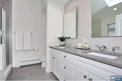 223 Grant Avenue, Cliffside Park, NJ 07010 - Photo 25