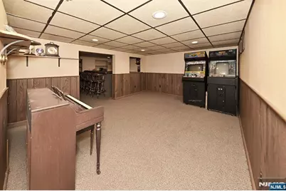 217 Sweetbriar Place, Paramus, NJ 07652 - Photo 17