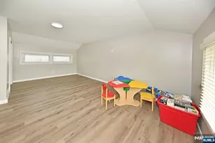 217 Sweetbriar Pl, Paramus, NJ 07652 - Photo 15