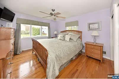 217 Sweetbriar Place, Paramus, NJ 07652 - Photo 9