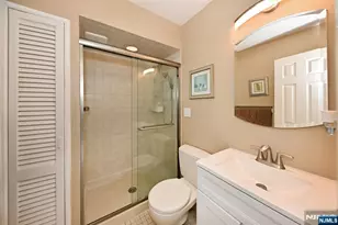 217 Sweetbriar Pl, Paramus, NJ 07652 - Photo 11