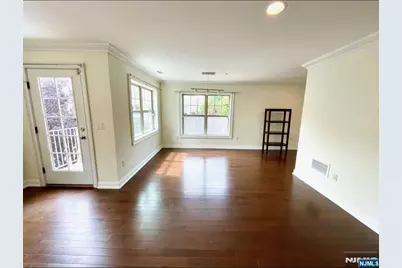 1625 Paterson Plank Road 18 #18, Secaucus, NJ 07094 - Photo 5