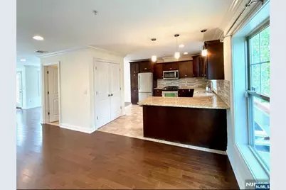 1625 Paterson Plank Road 18 #18, Secaucus, NJ 07094 - Photo 9