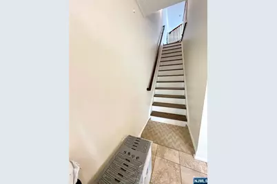 1625 Paterson Plank Road 18 #18, Secaucus, NJ 07094 - Photo 3