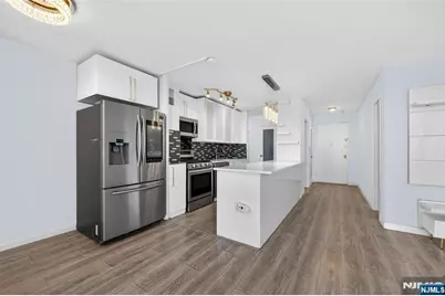 10 Huron Avenue 8J #8J, Jersey City, NJ 07306 - Photo 7