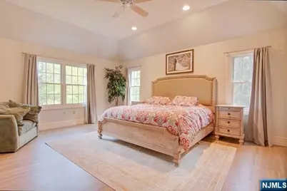 533 W Saddle River Road, Upper Saddle River, NJ 07458 - Photo 19