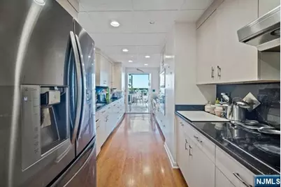 800 Palisade Avenue 23B #23B, Fort Lee, NJ 07024 - Photo 13