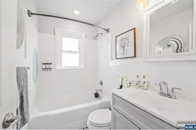 183 Ames Avenue, Bergenfield, NJ 07621 - Photo 15