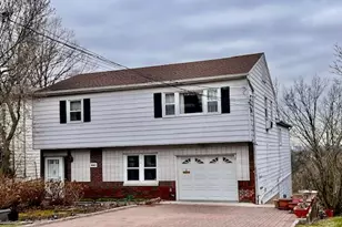 661 Clinton Pl, Ridgefield, NJ 07657 - Photo 1