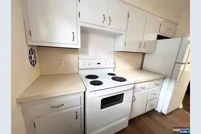 297 Union Avenue 4 #4, Rutherford, NJ 07070 - Photo 11