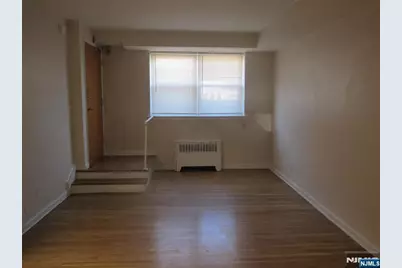 51 Hastings A #A, Rutherford, NJ 07070 - Photo 3