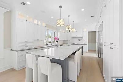 111 Demarest Avenue, Englewood Cliffs, NJ 07632 - Photo 3