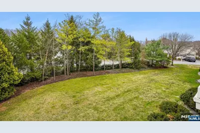 204 Edmonton Court 67 #67, Livingston, NJ 07039 - Photo 9