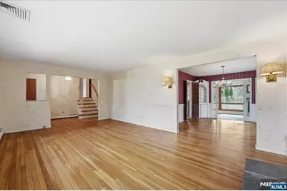 548 Covington Place, Wyckoff Township, NJ 07481 - Photo 5