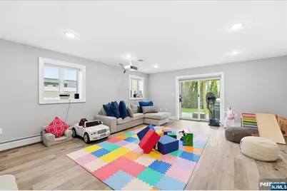 391 Lincoln Avenue, Cliffside Park, NJ 07010 - Photo 35