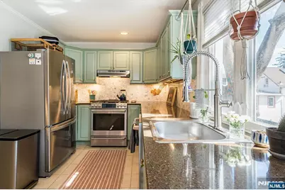 41 Montague Place C0002 #C0002, Montclair, NJ 07042 - Photo 23