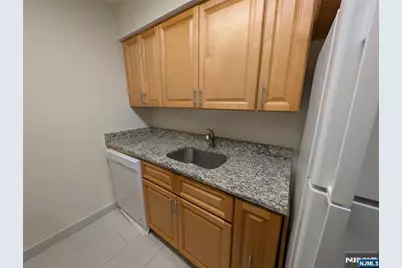 456 Grand Avenue 6C #6C, Leonia, NJ 07605 - Photo 9