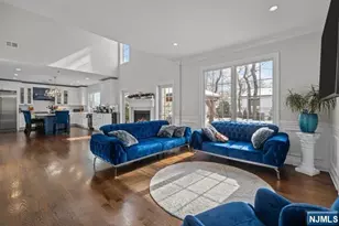 160 Lawrence Dr, Paramus, NJ 07652 - Photo 17