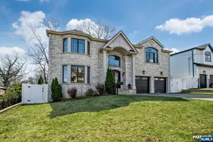 160 Lawrence Dr, Paramus, NJ 07652 - Photo 3