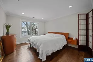 160 Lawrence Dr, Paramus, NJ 07652 - Photo 29