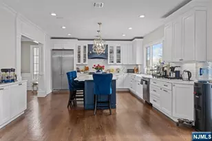 160 Lawrence Dr, Paramus, NJ 07652 - Photo 11