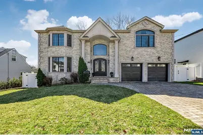 160 Lawrence Drive, Paramus, NJ 07652 - Photo 1