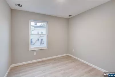 54 Holland Street, Newark, NJ 07103 - Photo 13