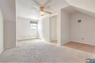 340 Kipp, Elmwood Park, NJ 07407 - Photo 17