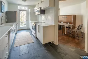 130 Kensington Dr, Fort Lee, NJ 07024 - Photo 13