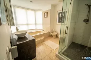 130 Kensington Dr, Fort Lee, NJ 07024 - Photo 23