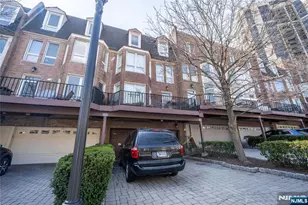 130 Kensington Dr, Fort Lee, NJ 07024 - Photo 41