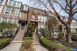 130 Kensington Dr, Fort Lee, NJ 07024 - Photo 3