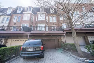 130 Kensington Dr, Fort Lee, NJ 07024 - Photo 43