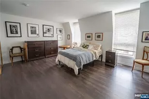 130 Kensington Dr, Fort Lee, NJ 07024 - Photo 27