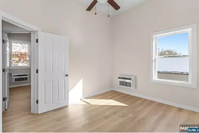 129 Main Street, Bloomingdale, NJ 07403 - Photo 19