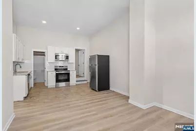 129 Main Street, Bloomingdale, NJ 07403 - Photo 5