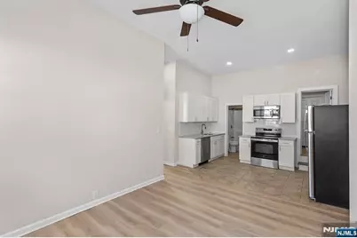 129 Main Street, Bloomingdale, NJ 07403 - Photo 9