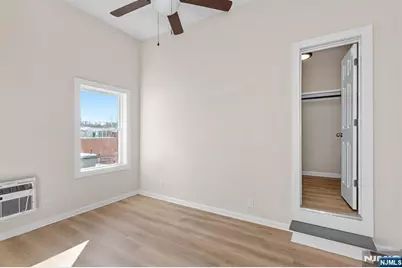 129 Main Street, Bloomingdale, NJ 07403 - Photo 17