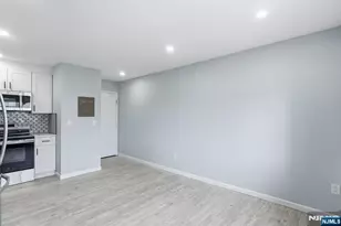 9 Vreeland Street 2F, Hackensack, NJ 07601 - Photo 9