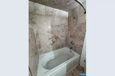 365 Commercial Avenue 2 #2, Cliffside Park, NJ 07010 - Photo 7